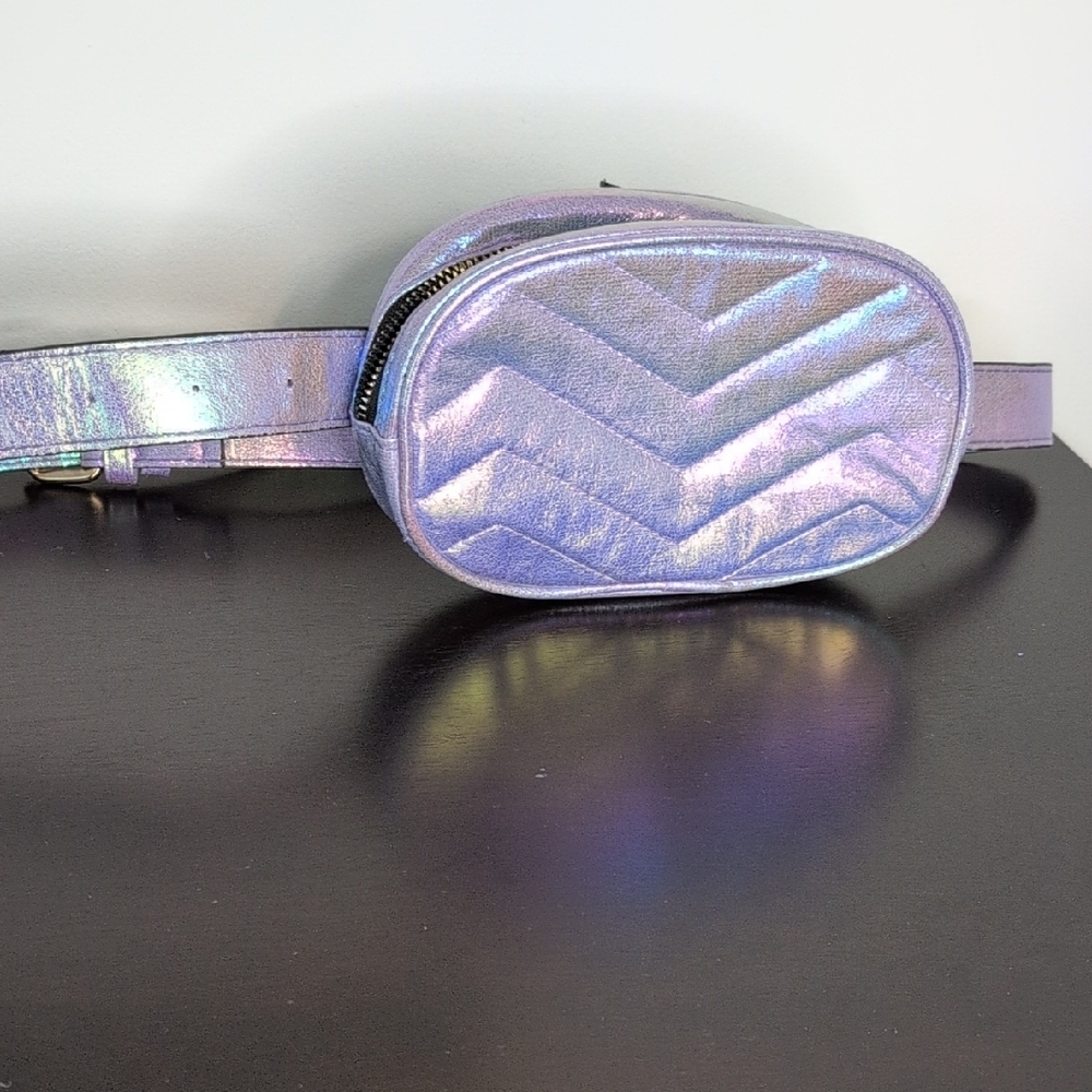 Iridescent mrtakic Lavender Purple Belt Bag. 7.5x4.5"  NWOT